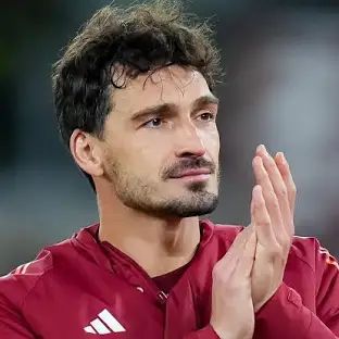 Mats Hummels: Dari Wonderkid Bayern ke Legenda Dortmund yang Sempat “Murtad”